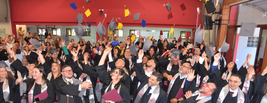 UCAT celebra el éxito de 124 nuevos graduados